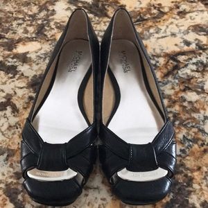 💕NWOT-Michael Kors Black Leather Flats💕Size 7 💕